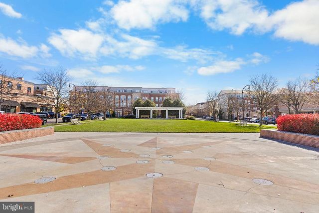 19441 PROMENADE DR, Leesburg, VA 20176