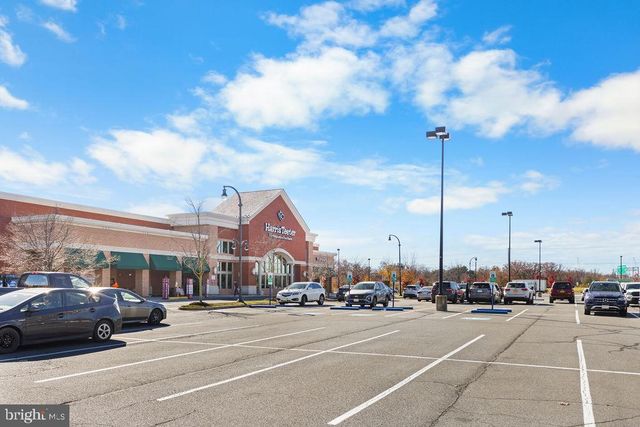 19441 PROMENADE DR, Leesburg, VA 20176