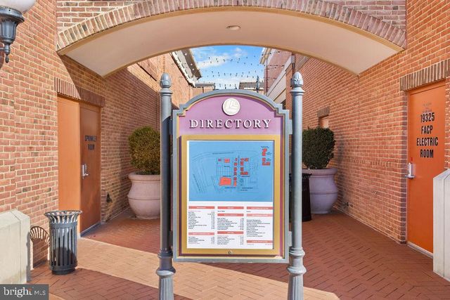 19441 PROMENADE DR, Leesburg, VA 20176