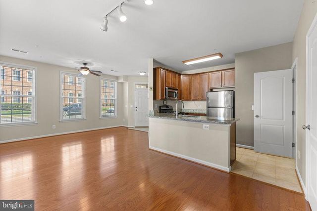 19441 PROMENADE DR, Leesburg, VA 20176