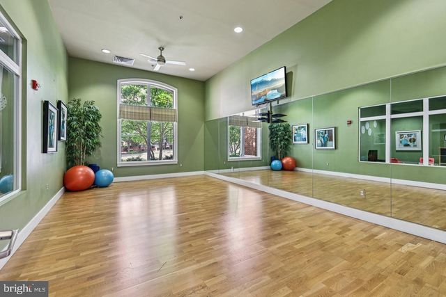 19441 PROMENADE DR, Leesburg, VA 20176