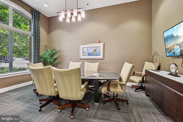 19441 PROMENADE DR, Leesburg, VA 20176