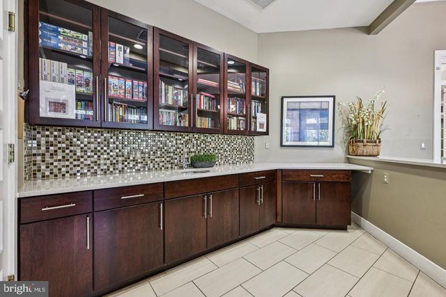 19441 PROMENADE DR, Leesburg, VA 20176