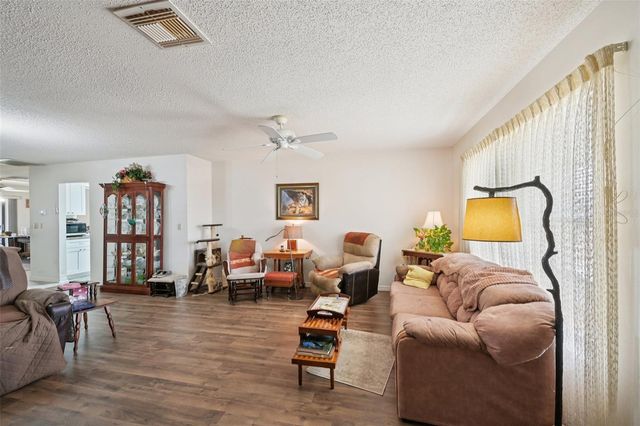 1633 BENTWOOD DRIVE, Sun City Center, FL 33573