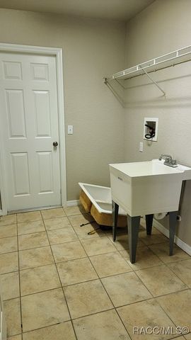 1319 W Anson Place, Citrus Springs, FL 34434