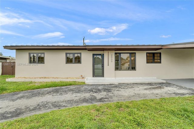 2000 SW 84th Ave, Miami, FL 33155