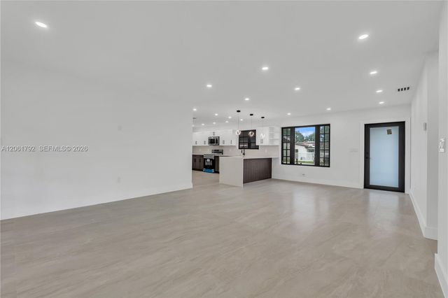 2000 SW 84th Ave, Miami, FL 33155