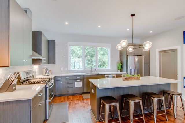 2106 9th Ave N Apt 4, Nashville, TN 37208