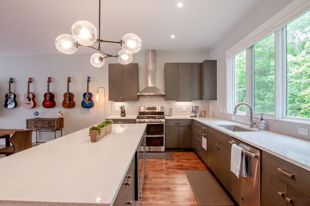 2106 9th Ave N Apt 4, Nashville, TN 37208