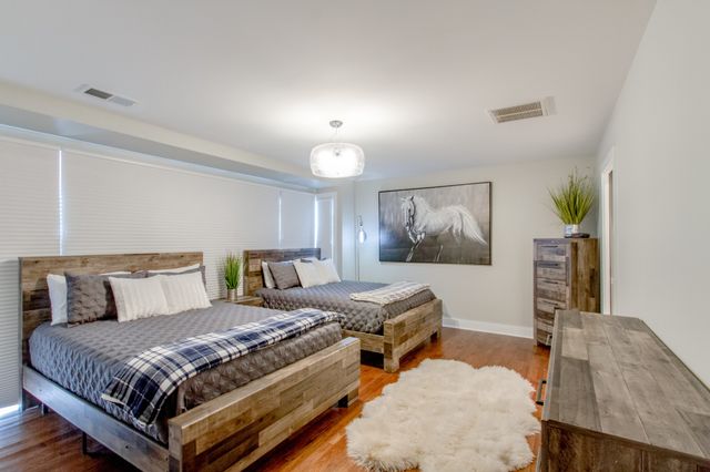 2106 9th Ave N Apt 4, Nashville, TN 37208