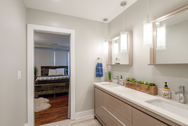 2106 9th Ave N Apt 4, Nashville, TN 37208