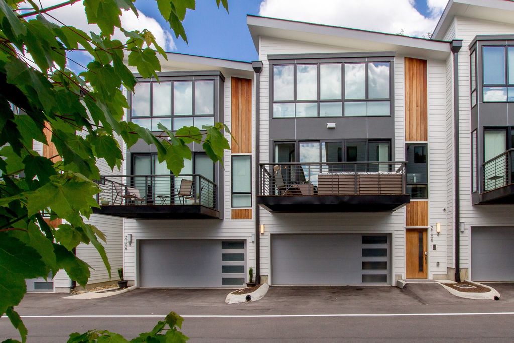 2106 9th Ave N Apt 4, Nashville, TN 37208