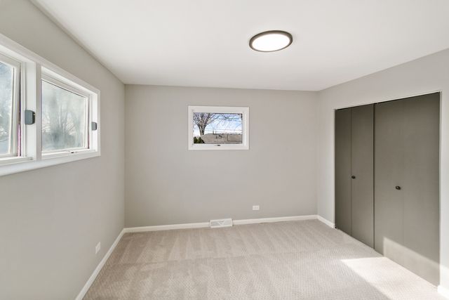 1513 Rickey Drive, Joliet, IL 60433