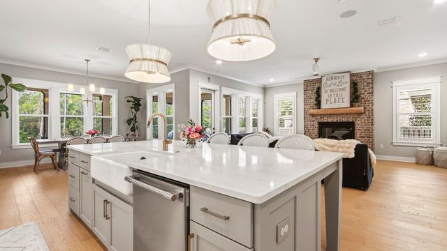 186 Revana Way, Freeport, FL 32439