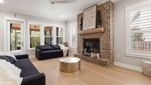 186 Revana Way, Freeport, FL 32439