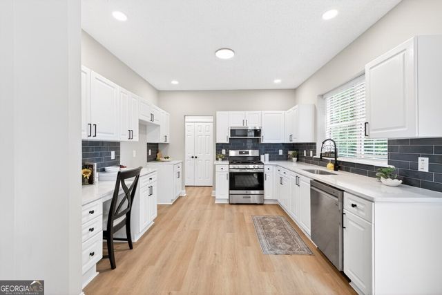 1087 Glen Chase Drive, Lawrenceville, GA 30044