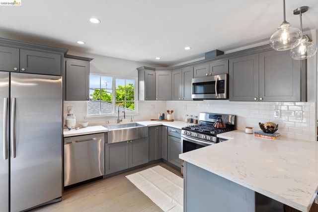 4086 Laguna Ave, Oakland, CA 94602