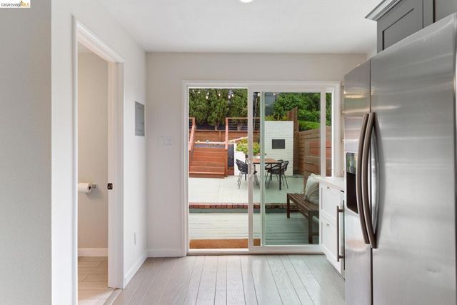 4086 Laguna Ave, Oakland, CA 94602