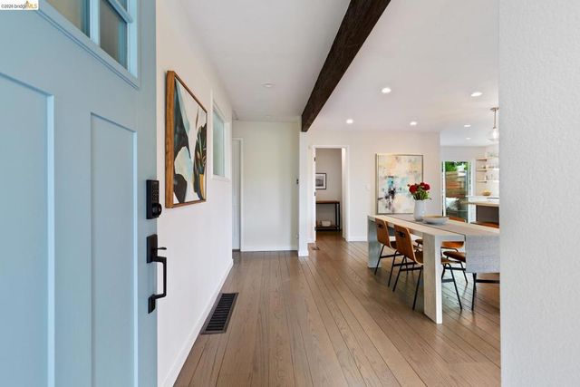 4086 Laguna Ave, Oakland, CA 94602