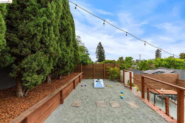4086 Laguna Ave, Oakland, CA 94602