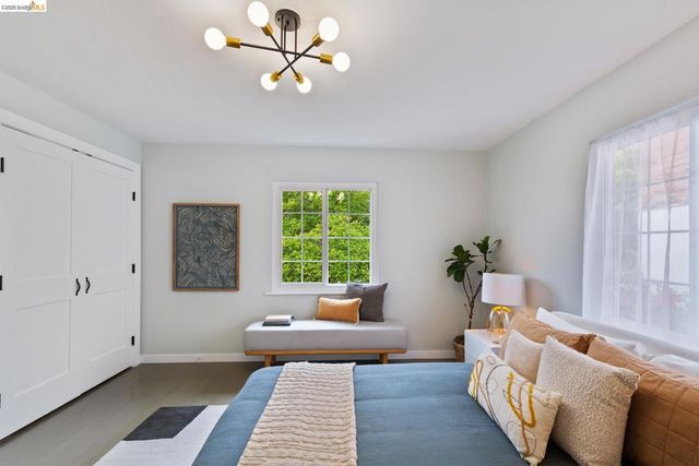 4086 Laguna Ave, Oakland, CA 94602