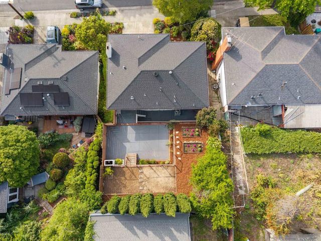 4086 Laguna Ave, Oakland, CA 94602