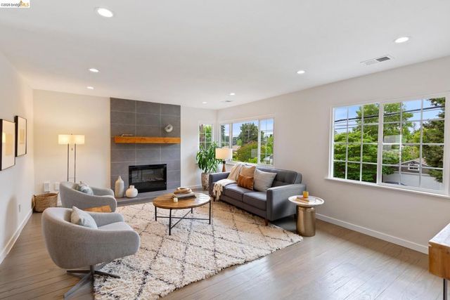 4086 Laguna Ave, Oakland, CA 94602