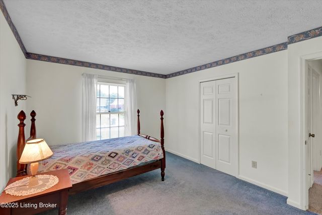 7604 Nottoway Cir, Louisville, KY 40214