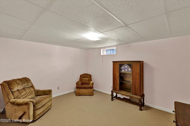 7604 Nottoway Cir, Louisville, KY 40214