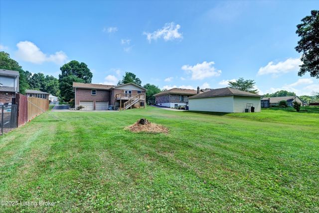 7604 Nottoway Cir, Louisville, KY 40214