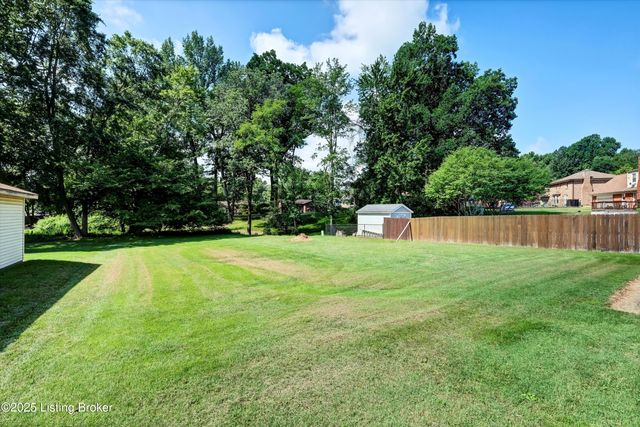 7604 Nottoway Cir, Louisville, KY 40214