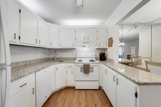 5900 Whispering Pine Way A-1, Greenacres, FL 33463