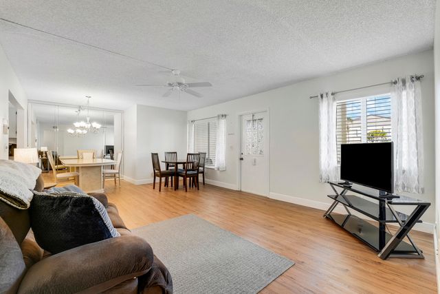 5900 Whispering Pine Way A-1, Greenacres, FL 33463