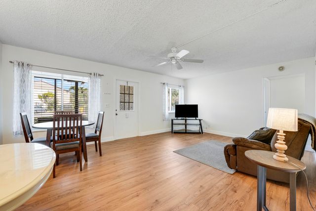 5900 Whispering Pine Way A-1, Greenacres, FL 33463