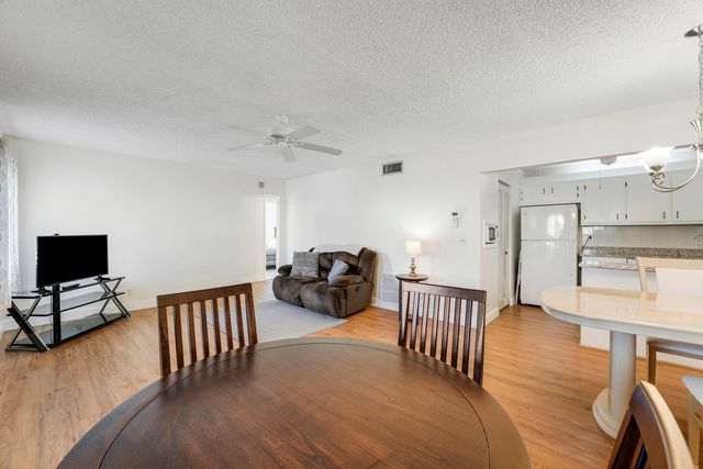 5900 Whispering Pine Way A-1, Greenacres, FL 33463