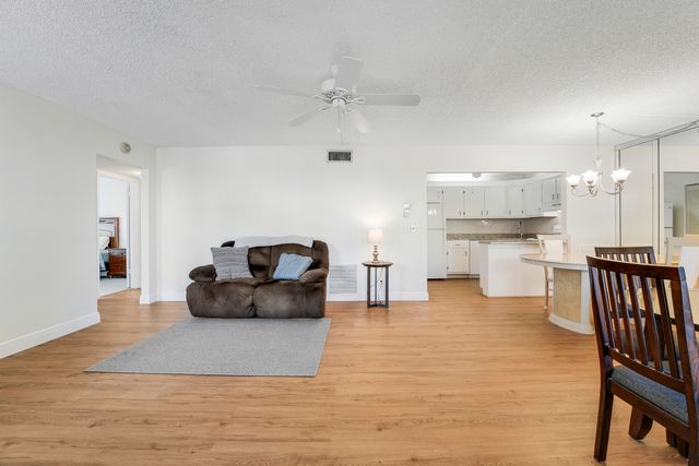 5900 Whispering Pine Way A-1, Greenacres, FL 33463