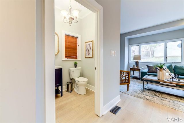 6413 Lloyd Avenue, St Louis, MO 63139