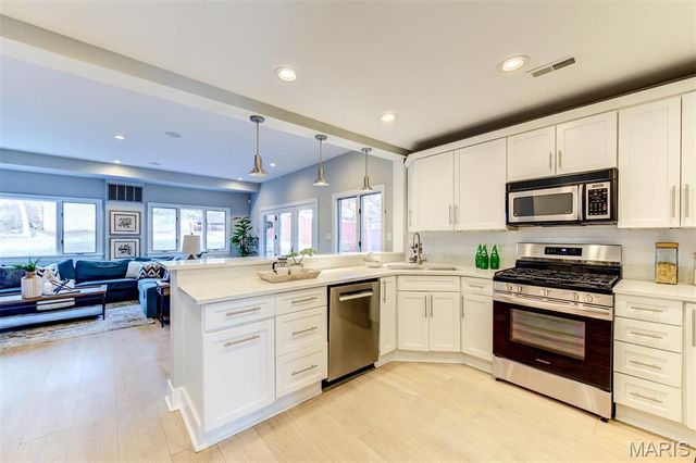 6413 Lloyd Avenue, St Louis, MO 63139