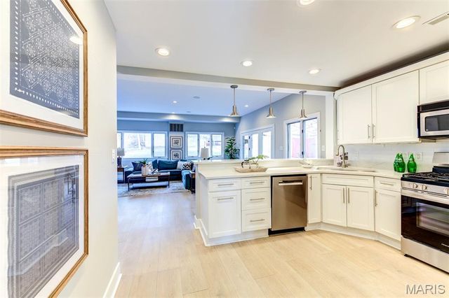 6413 Lloyd Avenue, St Louis, MO 63139