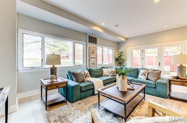 6413 Lloyd Avenue, St Louis, MO 63139