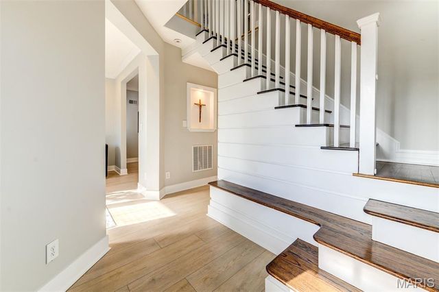 6413 Lloyd Avenue, St Louis, MO 63139