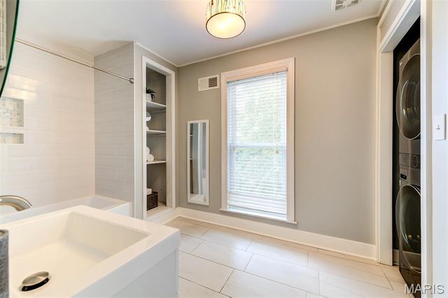 6413 Lloyd Avenue, St Louis, MO 63139