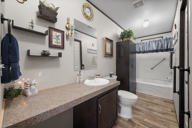 202 N 3rd Street E, Dawson, TX 76639