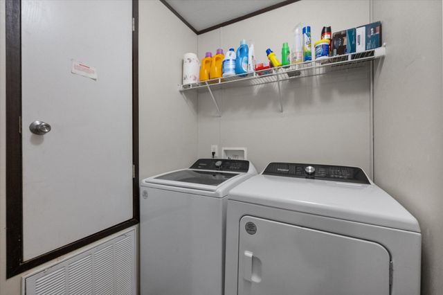 202 N 3rd Street E, Dawson, TX 76639