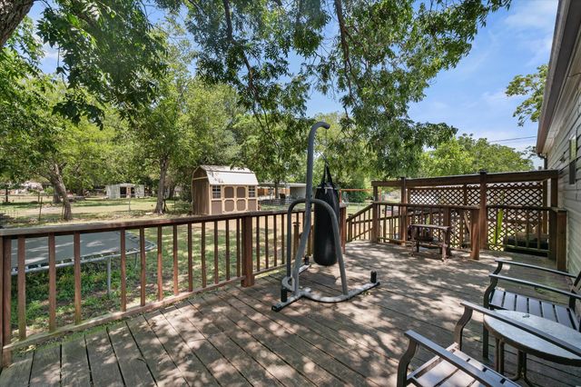 202 N 3rd Street E, Dawson, TX 76639