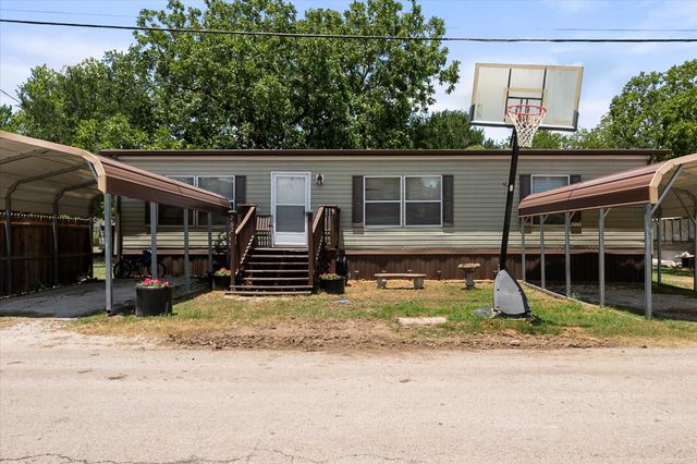202 N 3rd Street E, Dawson, TX 76639