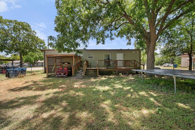 202 N 3rd Street E, Dawson, TX 76639