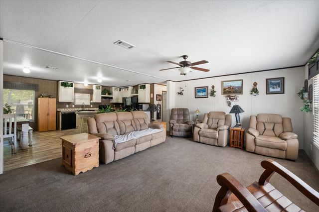 202 N 3rd Street E, Dawson, TX 76639