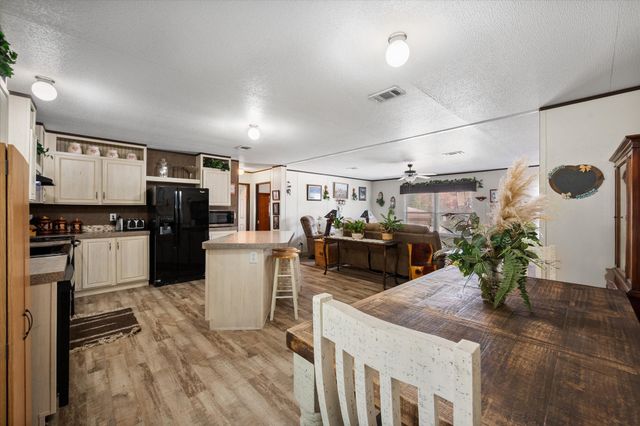 202 N 3rd Street E, Dawson, TX 76639
