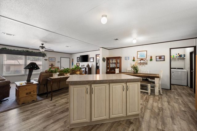 202 N 3rd Street E, Dawson, TX 76639